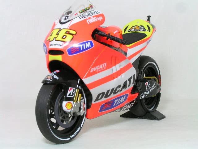 1/12 ドゥカティ GP11.1 #46 モトGP 2011 V.ロッシ Amazon | 1/12 ドゥカティ 〓 デスモセデッチ GP11.1
